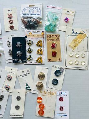 Vintage Assorted Sewing Button Lot, New Old Stock & Loose Buttons